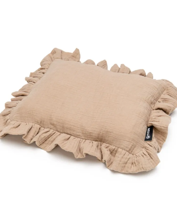 Organic muslin pillow with ruffle beige