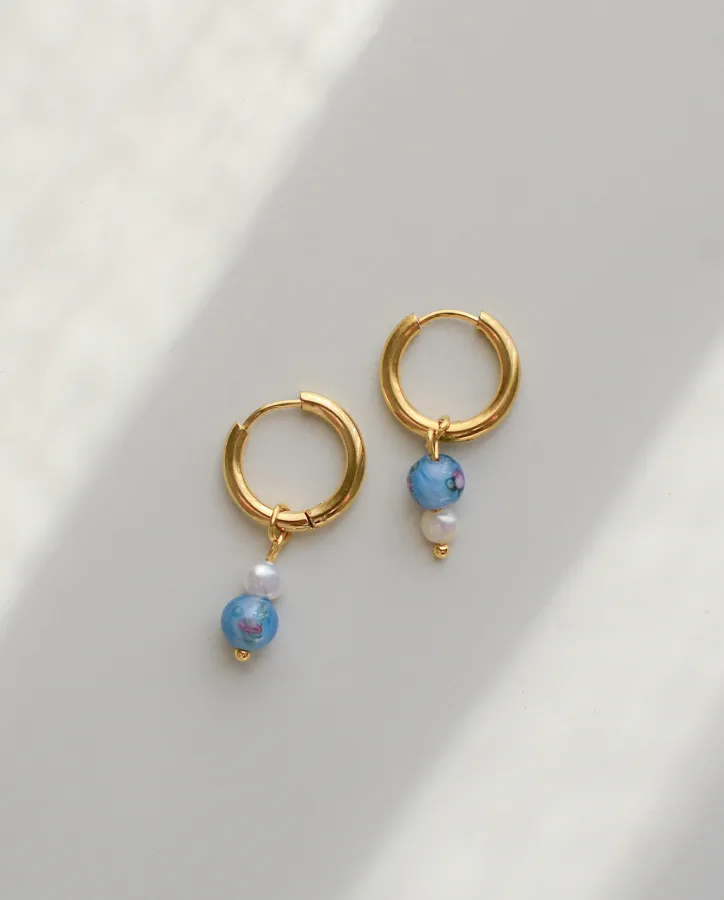 Delicate Blue Bead Hoop - Náušnice