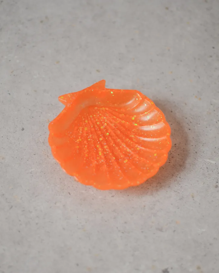 Pryskyřicová mušle na šperky oranžová