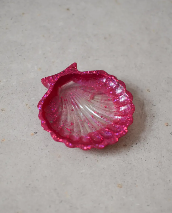 Pryskyřicová mušle na šperky fuchsia