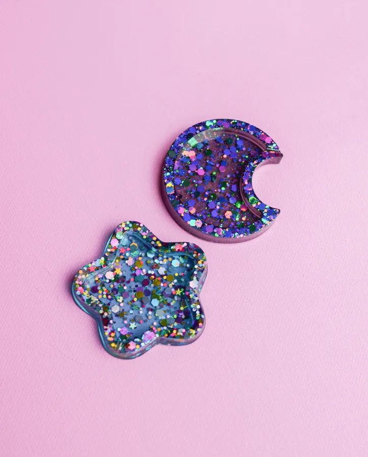 Pryskyřicové pokladničky modrá hvězdička & fialový měsíček, 2ks